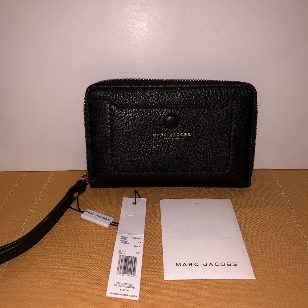 NWT Marc Jacobs black leather wristlet